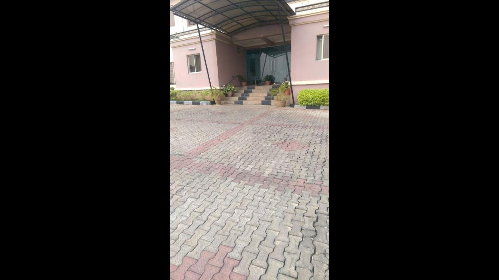 Room In Lodge - Grand Serene Hotel-Ibadan Exterior photo